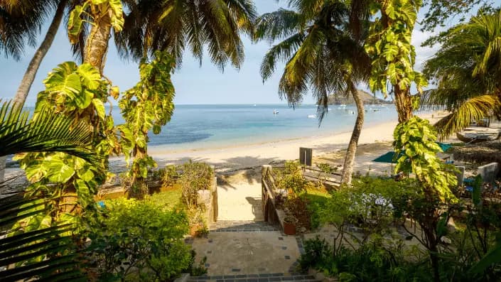 Plage privée à Madirokely
